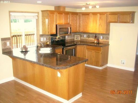 2nd image of 15406 NE 50th St