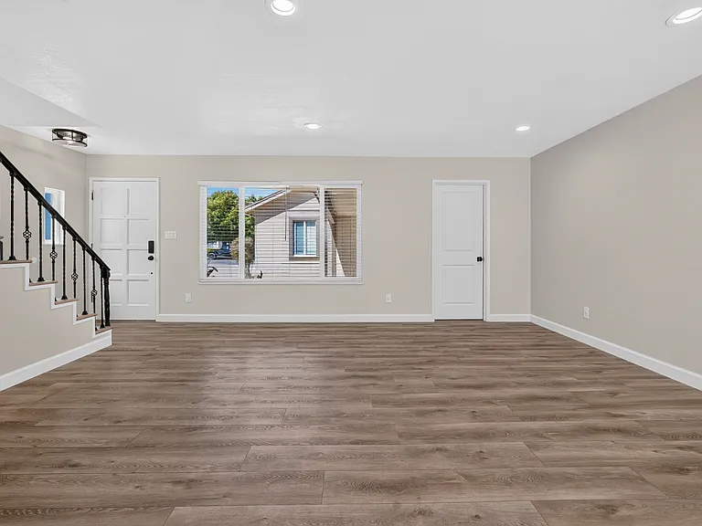 407 Riker St — Photo 2
