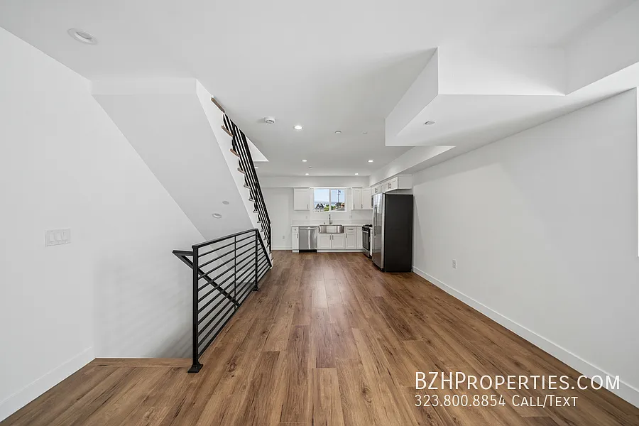 6334 Beck — Photo 2