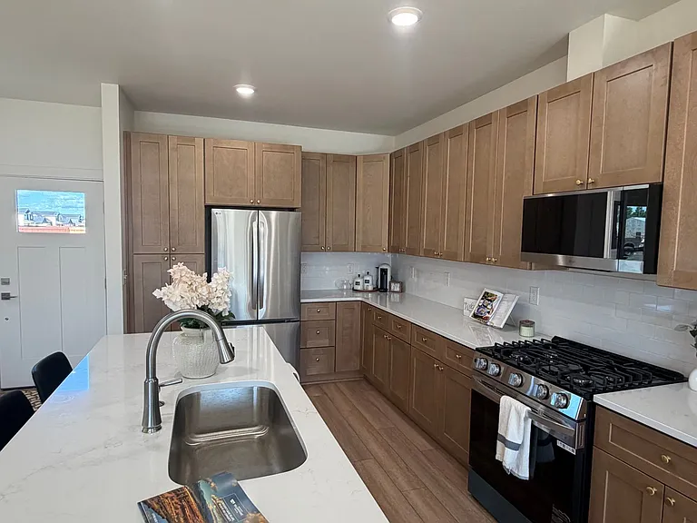 828 Spaniel Ln — Photo 3