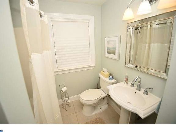 3rd image of 216 Haven Ave