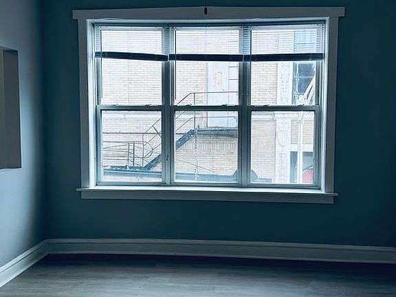 3rd image of 804 N Bishop St #2