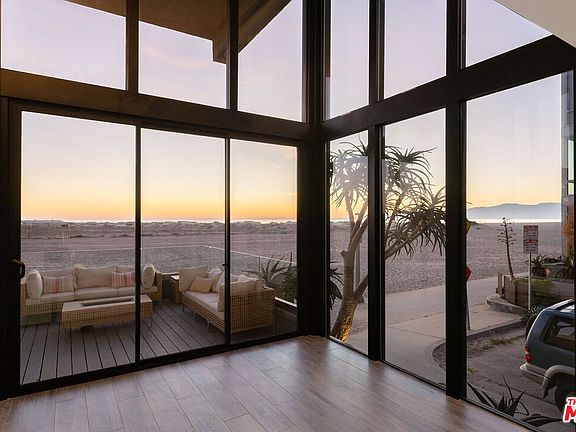 4th image of 6 Voyage St APT 101