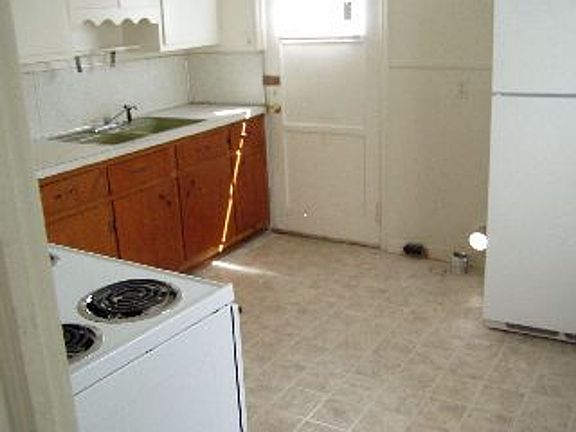 3rd image of 1218 Shirley Rd