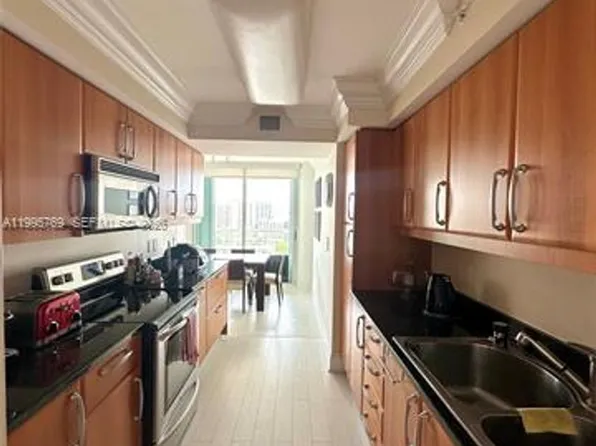 16500 Collins Ave, North Miami Beach, FL