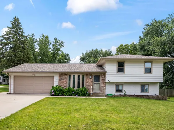 4520 Wakonda Dr, Norwalk, IA 50211
