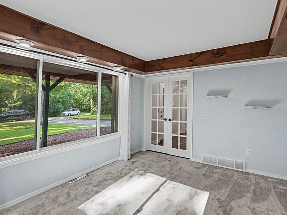 5th image of 4800 Arboretum Dr