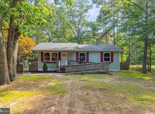 135 River Dr, Millville, NJ 08332