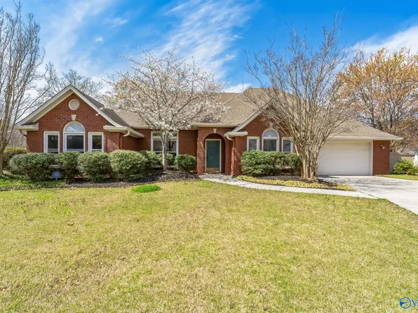 2702 Bronte Cir SE, Owens Cross Roads, AL 35763