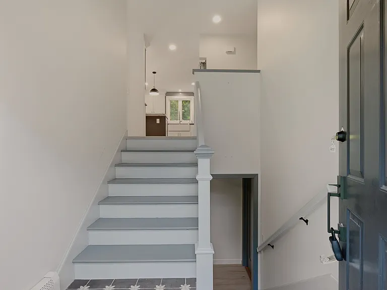 18 Waterman St — Photo 3