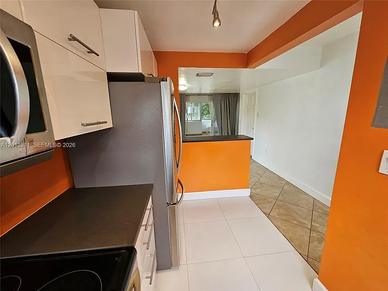 1912 SW 17th Ave #11 — Photo 8