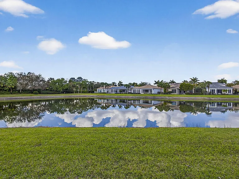 207 Andalusia Dr — Photo 34