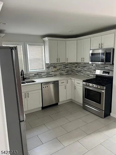 3 bed, 1.0 bath, $3,200 — Photo 4