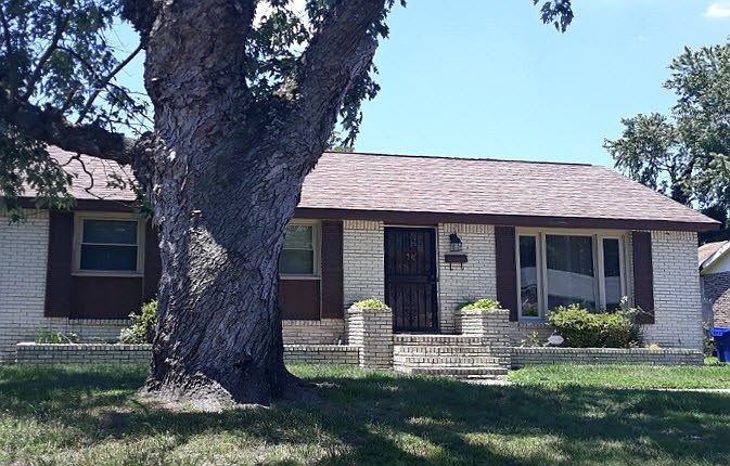 1st image of 903 Duce St