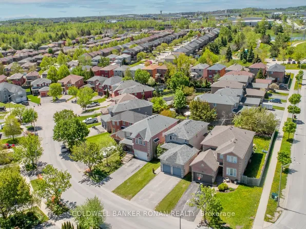 3 Teal Pl, Barrie, ON L4N 8W1