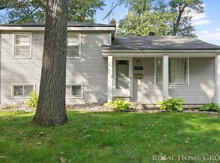 3907 Perry Ave SW, Wyoming, MI 49519