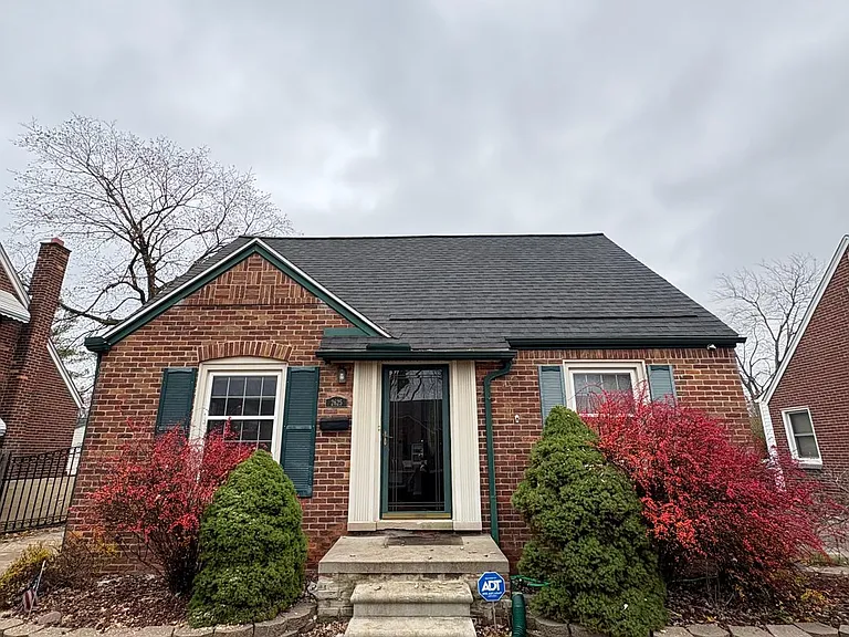 2625 Walnut St — Photo 1