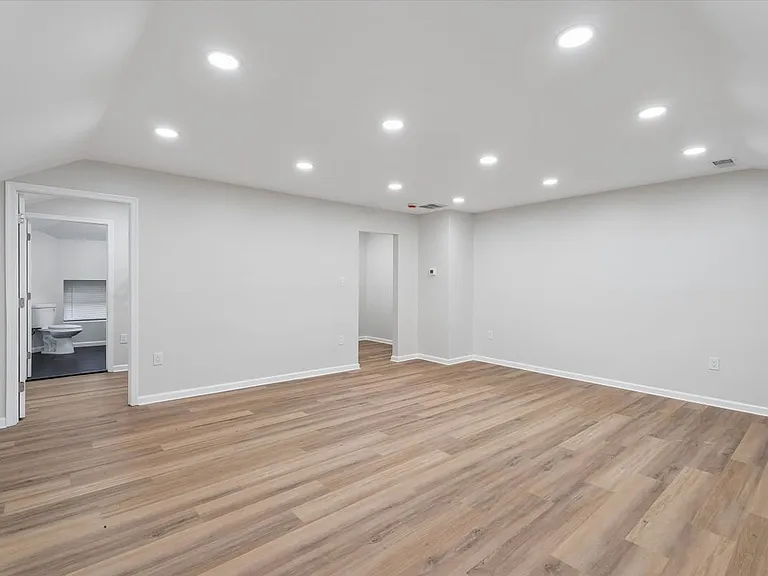 4359 Fleming St — Photo 17
