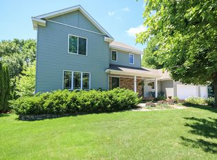 7333 Old Mill Rd, Centerville, MN 55038