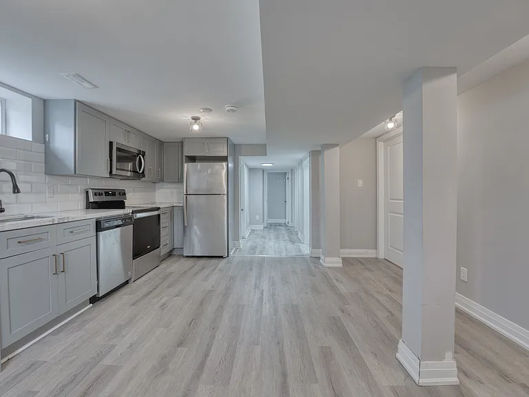 668 Frank St #A — Photo 8