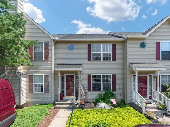 967 Ramblewood Ln, Freemansburg, PA 18017