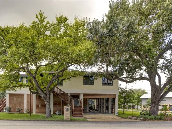 210 Royal George Cir, Mc Queeney, TX 78123