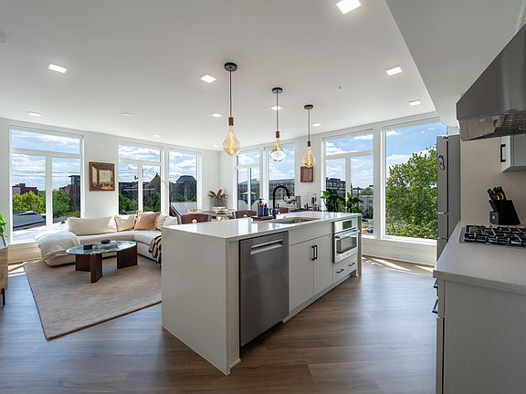3rd image of 701 N Henry St #400