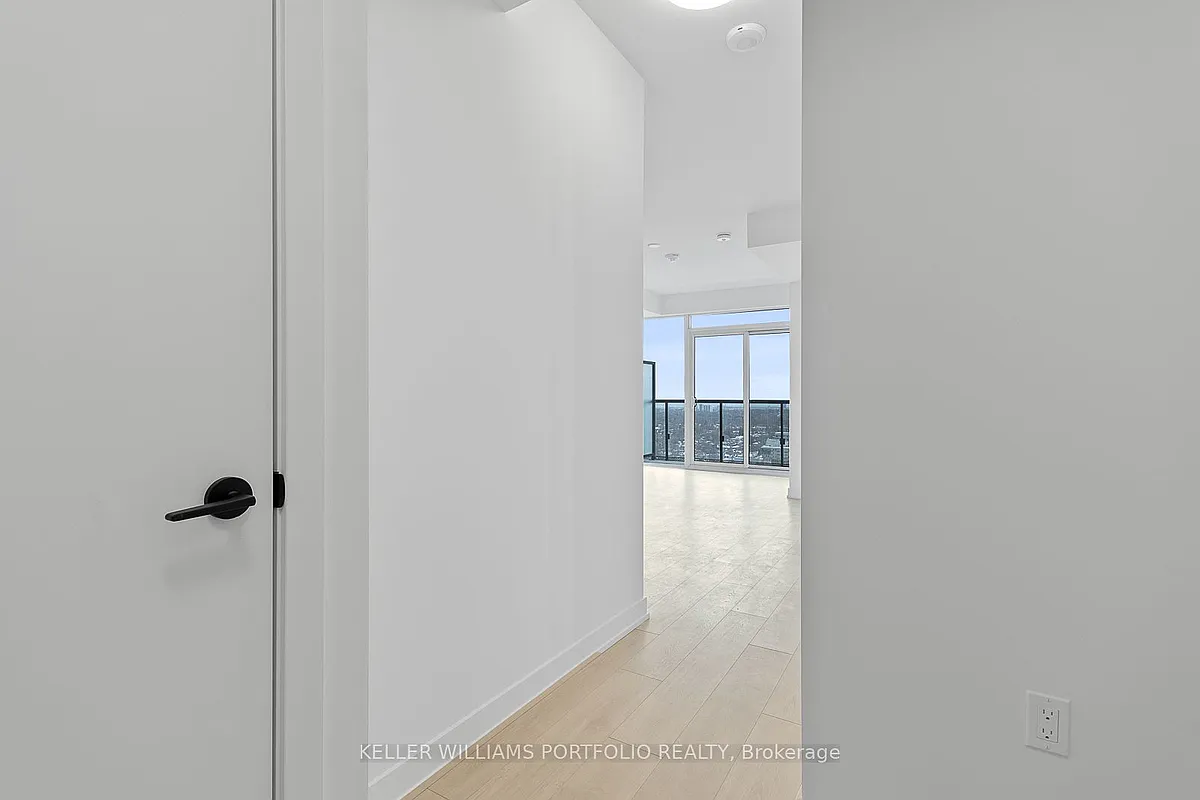 Building Photo - 127 Broadway Ave #2201