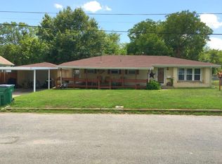 310 Small St, Bowie, TX 76230