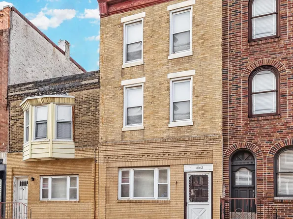1342 S 9th St, Philadelphia, PA 19147