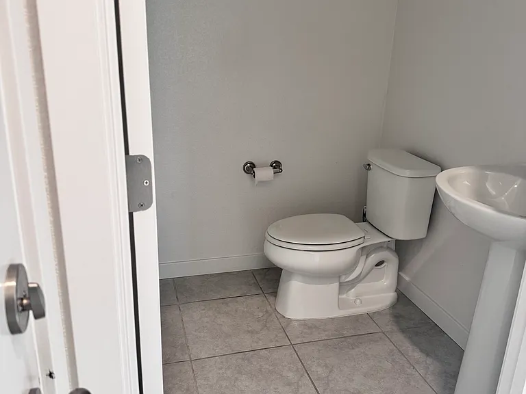 122 E McClintock Ln — Photo 6