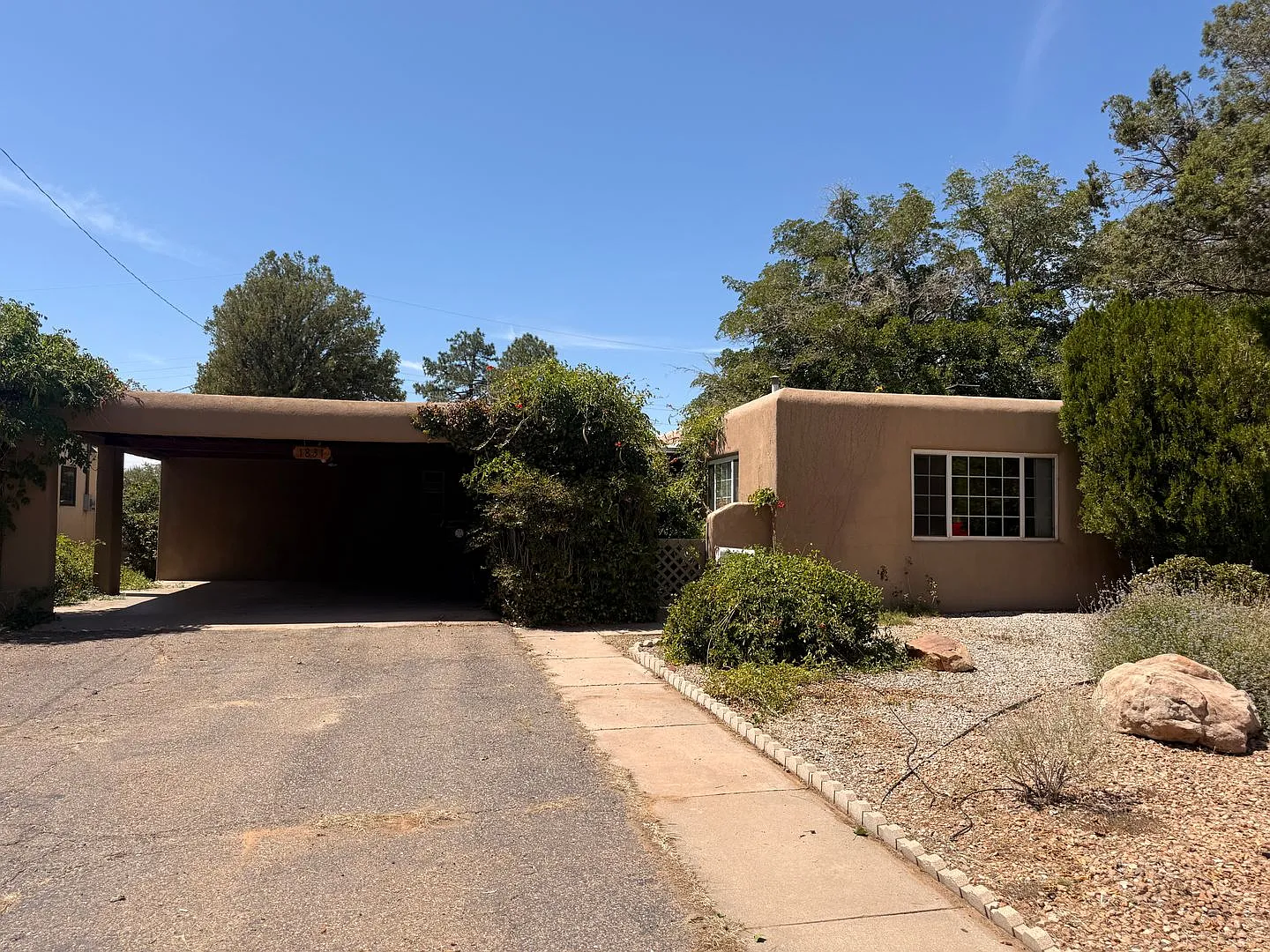 Northeast Heights Garden Home! — Photo 1