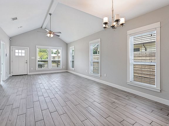 4th image of 1018 S PINE ST