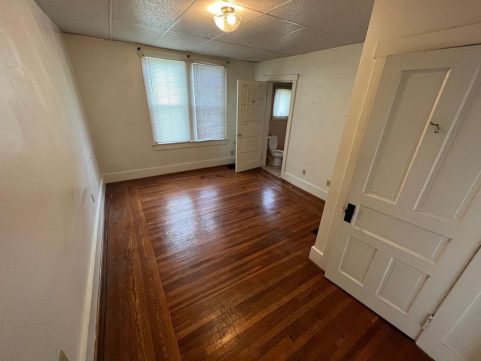 2nd image of 504 E Main St