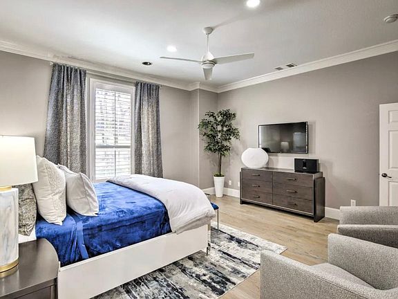 5th image of 1420 White Sand Dr