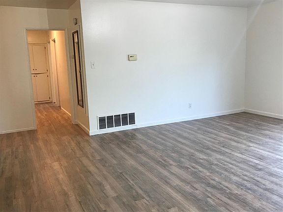 2nd image of 1113 W El Camino Ave