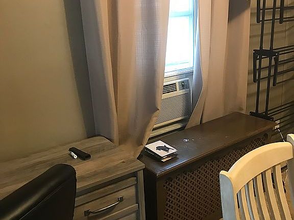 Dining Rm 14.75 by 11.5 ft