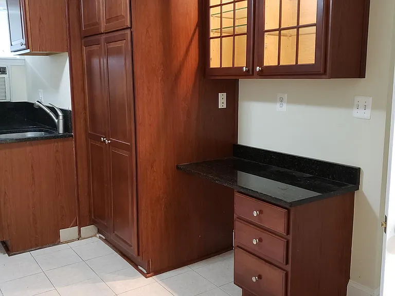 3520 W Pl NW #L9 — Photo 3