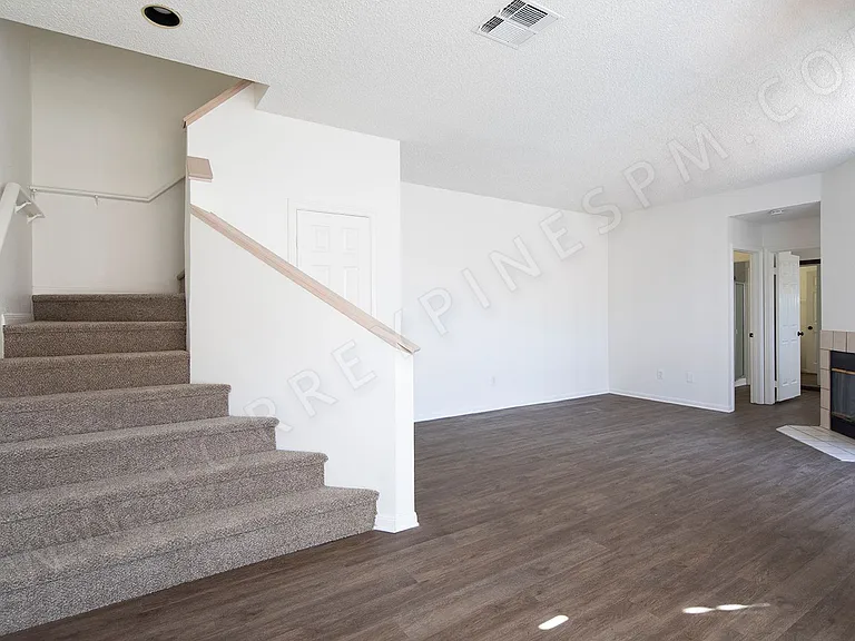 1420 Hornblend St — Photo 6