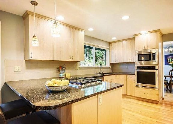 4th image of 7244 NE 121st Pl