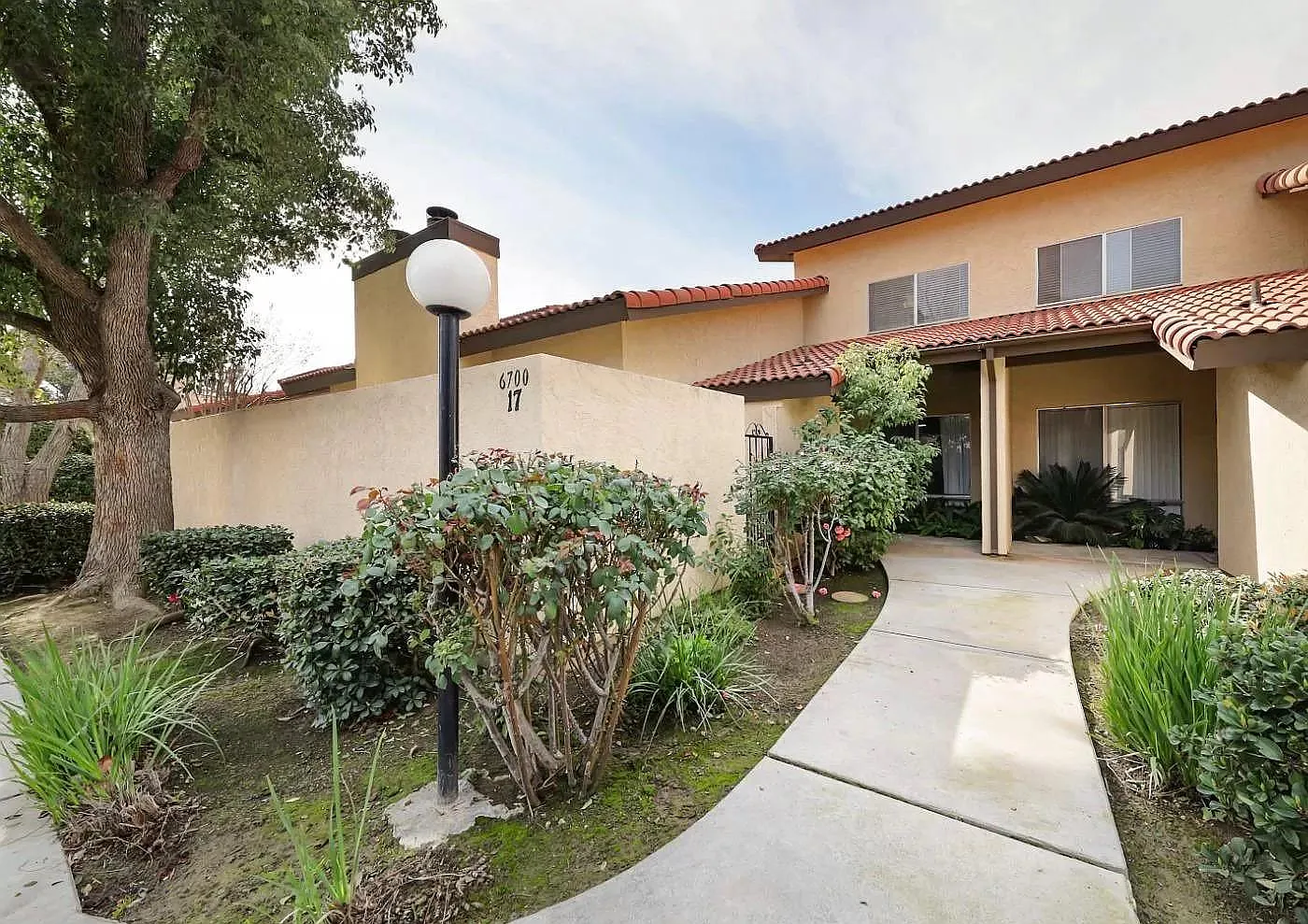 2 bed, 1271 sqft, $1,895 — Photo 2