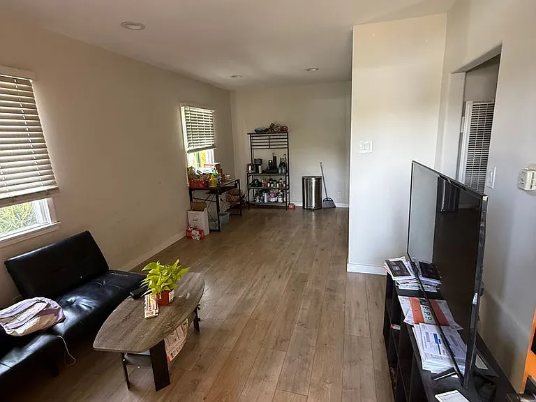 1321 W 36th St #1 — Photo 1