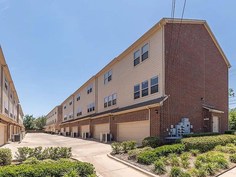 2816 Lubbock Ave — Photo 31