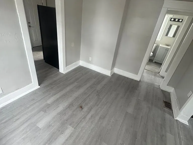 1421 Long Ave — Photo 12