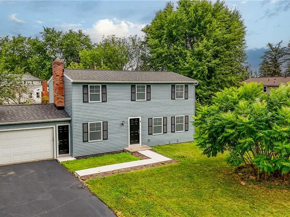 4 Beckenham Ln, Fairport, NY 14450