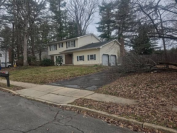 2nd image of 11 Bruin Dr