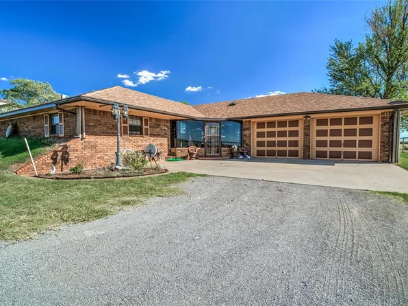 2408 W Commerce Rd, Clinton, OK 73601