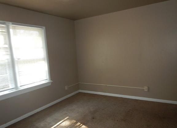 5th image of 2463 Shannonaire Dr