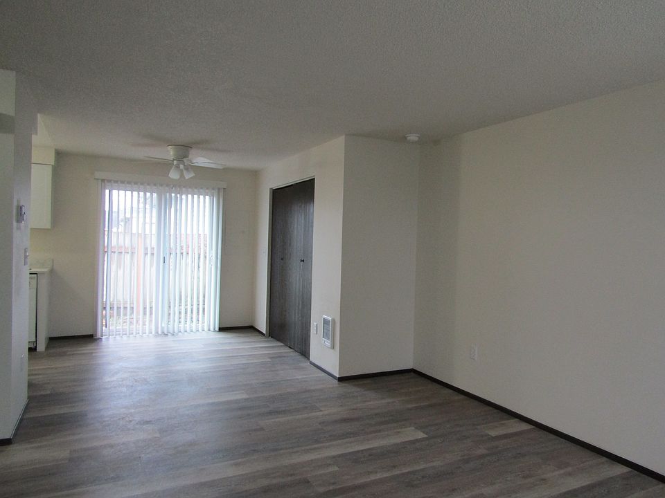 1st image of 3617 S Ainsworth Ave