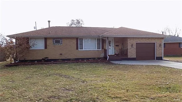 2556 Boyle Ave photo 1